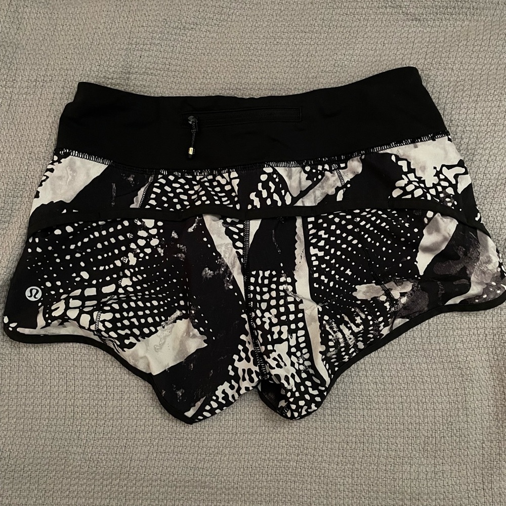 Lululemon speed up short size 2 2.5 inches